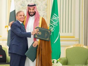 2 Negara Muslim Perkuat Pertahanan Bersama, Saudi Bisa Dapat Payung Nuklir