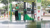 Kondisi ini dipicu kebijakan pemerintah pusat yang membatasi impor bahan bakar. Karena mayoritas produk unggulan BP masih bergantung pada impor, stok di lapangan cepat terkuras. 