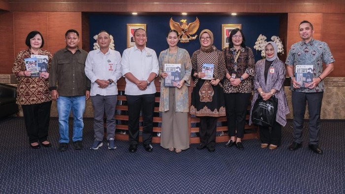 Bupati Luwu Timur Irwan Bachri Syam menemui Wakil Menteri Pariwisata Ni Luh Enik Ermawati di kantor Kementerian Pariwisata RI, Jakarta, Rabu (17/9/2025).