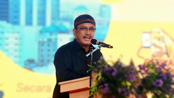 Bupati Sukabumi Asep Japar