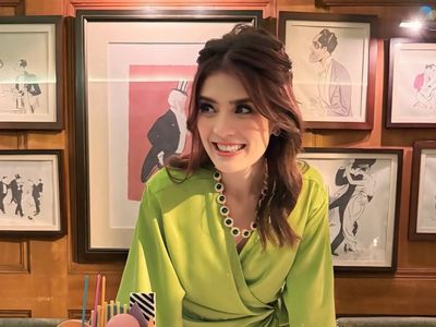7 Foto Carissa Puteri Ultah ke-41, Wajah Cantik Seperti Tak Menua Curi Atensi