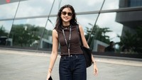 Claresta Taufan sampai menandai Lisa BLACKPINK untuk menyaksikan film Pangku. Mba @lalalalisa_m!!! Jangan lupa nonton world premier film @filmpangku di @busanfilmfest yaa xixi,” tulisnya. (Foto: dok Instagram clarestaufan)