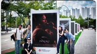 Devano bersama Reza Rahadian dan Fedi Nuril sedang ada di The 30Th Busan International Film Festival. Mereka datang ke sana untuk film Pangku. Foto: dok instagram Devano