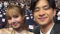 Teman-teman ini bukan AI, kami ada di satu acara di BIFF. Busan Film Festival, tulis Devano dalam Instagram miliknya dilihat detikcom, Kamis (18/9/2025). Foto: dok instagram Devano