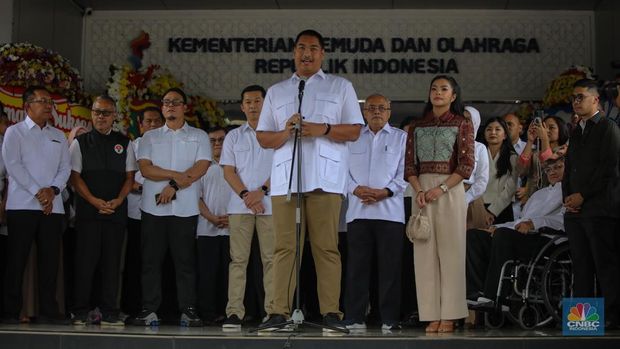 Dito Ariotedjo saat berpamitan di Kemenpora RI, Jakarta, Kamis (18/9/2025).