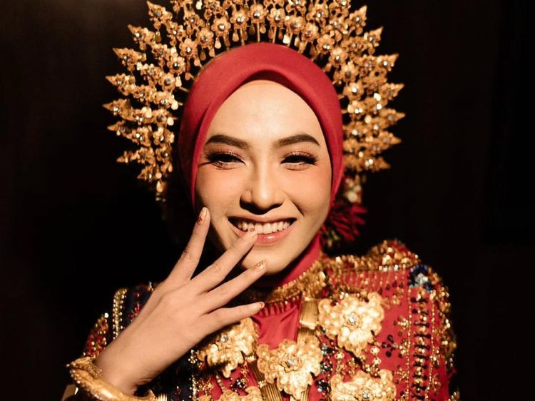 10 Inspirasi Baju Pengantin Bugis Hijab Modern ala Feby Putri