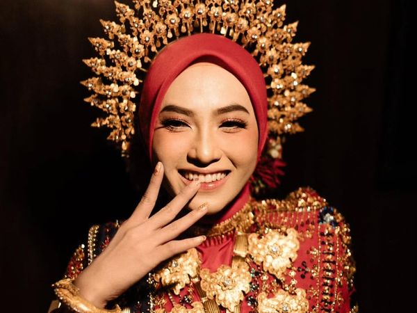 10 Inspirasi Baju Pengantin Bugis Hijab Modern ala Feby Putri