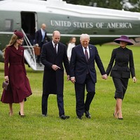 Presiden Amerika Serikat Donald Trump dan Ibu Negara Melania Trump tiba di Windsor, Inggris, pada Rabu (17/9/2025). Mereka disambut oleh Pangeran William dan Putri Wales Catherine atau Kate Middleton. (Foto: Aaron Chown - WPA Pool/Getty Images)