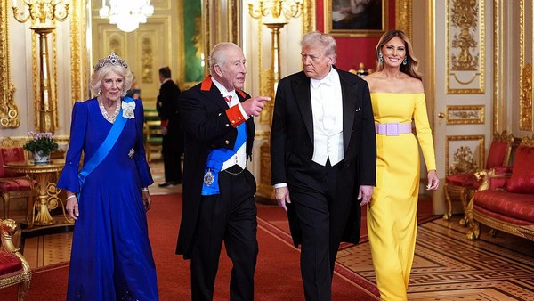 Foto: Melania Trump Hadiri Jamuan Raja Charles, Gayanya Disebut Mirip Pisang