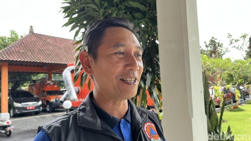 Kalaksa BPBD Bali I Gede Agung Teja Bhusana Yadnya di Kantor BPBD Bali, Denpasar. Rizki Setyo