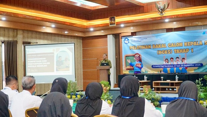 Kepala Dinas Pendidikan Provinsi Jawa Timur, Aries Agung Paewai