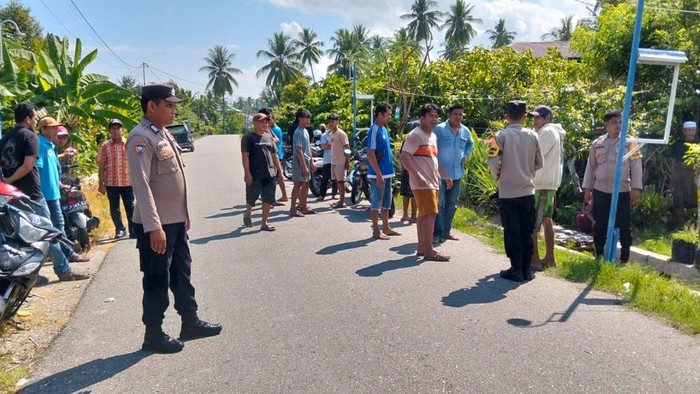 Pria berinisial DL (50) di Kabupaten Kolaka Utara, Sulawesi Tenggara (Sultra) ditebas ipar inisial, SH (37) menggunakan parang hingga tangan kirinya putus.