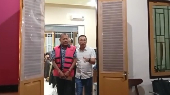 Mantan Kadis PUPR, DC ditetapkan dan ditahan dalam kasus dugaan korupsi Dam Kali Bnetak Blitar