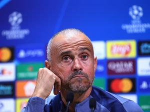 Luis Enrique Jadi Pelatih Terbaik 2025 Raih Johan Cruyff Trophy