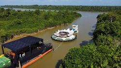 Mariah Carey Konser di Panggung Teratai Raksasa Sungai Amazon