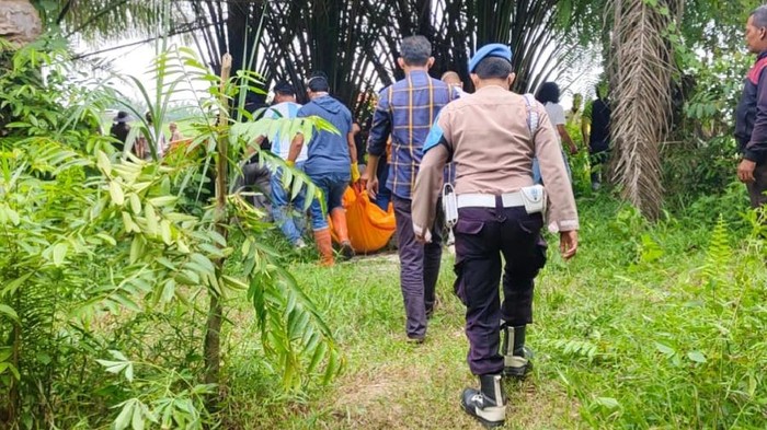 Polisi evakuasi jasad siswa SMA korban pembunuhan
