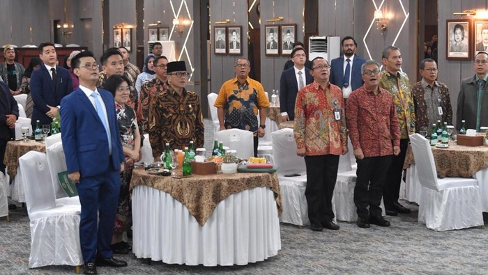 Menteri Desa dan Pembangunan Daerah Tertinggal Yandri Susanto bertemu dengan Delegasi China Investment Association Overseas Investment Union (CIAOIU). (Dok istimewa).