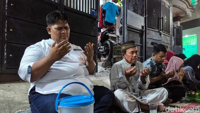 Pemilik kos tempat Alvi memutilasi Tiara gelar doa bersama di Lidah Wetan RT 1 RW 1, Lidah Wetan, Surabaya