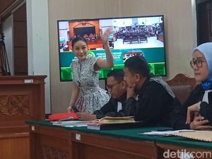 Nikita Mirzani Batal Main Beberapa Film karena Ditahan Atas Laporan Reza Gladys