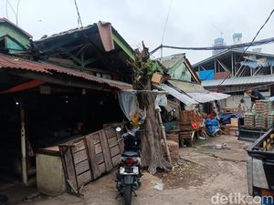 Dulu Ramai, Kini Pasar Lontar Jadi Deretan Kontrakan Kumuh
