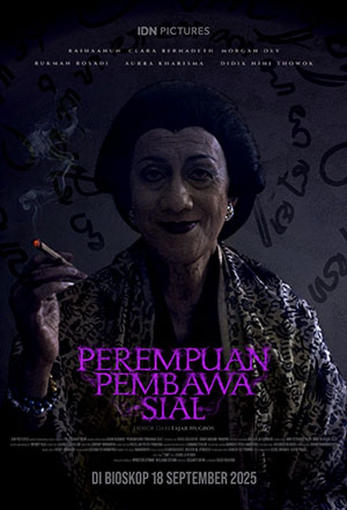 POSTER FILM PEREMPUAN PEMBAWA SIAL.