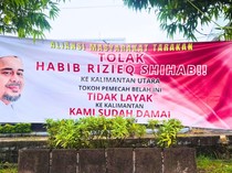 Spanduk Tolak Kedatangan Habib Rizieq Bermunculan di Tarakan dan Bulungan