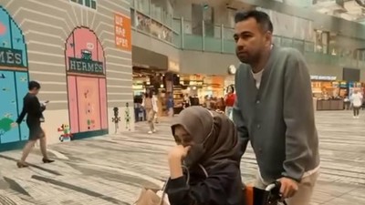Doa Haru Raffi Ahmad untuk Mama Amy Usai Jalani Perawatan di Singapura