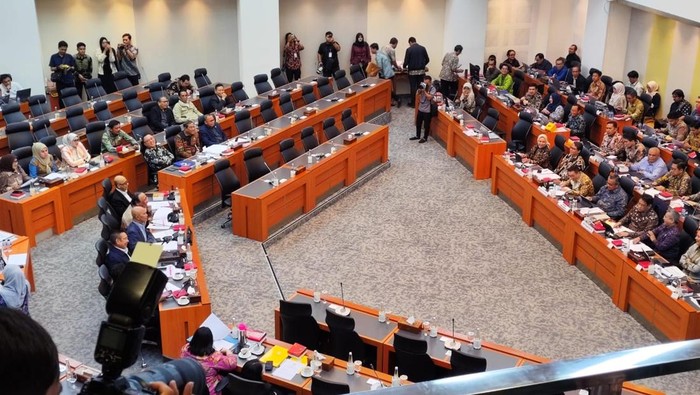 Rapat Banggar dan Menkeu soal RAPBN 2026 (Matius/detikcom)