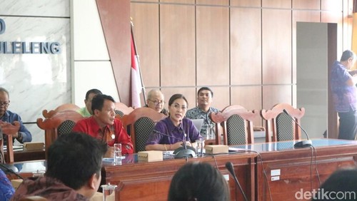 Rapat gabungan bersama Pemkab Buleleng di Ruang Gabungan Komisi DPRD, Kamis (18/9/2025).