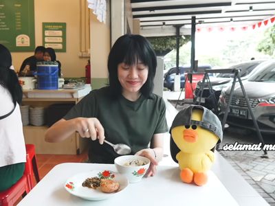 Seru! YouTuber Ria SW Kalap Kulineran di Pasar Bintaro