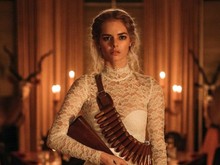 Kocak! Aktris Ini Pernah Ngaku Margot Robbie di Airport