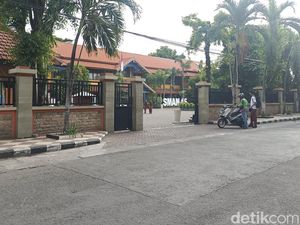MBG di SMAN 15 Surabaya Dikeluhkan Basi