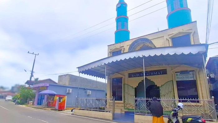 Suasana Masjid Baburahmat di Jalan Sebengkok Tiram, H-2 sebelum kedatangan Habib Rizieq. (Oktavian Balang/detikKalimantan)