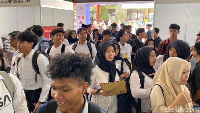 Suasana Sumedang Job Fair 2025 di Mapolres Sumedang.