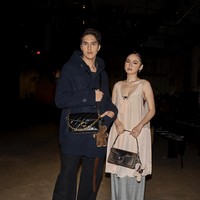 Pasangan selebriti tersebut hadir di presentasi koleksi Coach Spring 2026 di New York Fashion Week di Pier 36, New York, Senin (15/9/2025).  Foto: dok. Kanmo Group