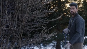 Michele Morrone ikut meramaikan cast dengan aura dark-nya. Foto: Lionsgate