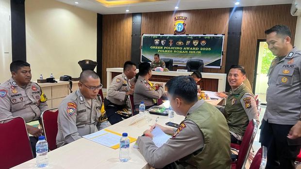 Tim penilai Green Policing Awards Polda Riau melakukan penilaian kepada 13 Bhabinkammtibmas di Rokan Hilir, Rabu (17/9/2025).