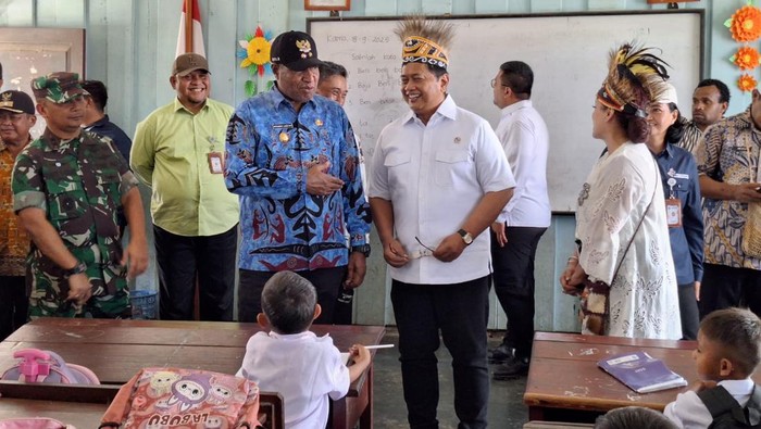 Wakil Menteri Transmigrasi Viva Yoga Mauladi