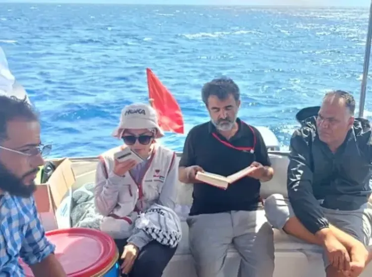 Wanda Hamidah Kabarkan Kondisi Kapal Usai Terdampar di Kelibia