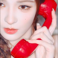 Setelah putus dengan Wang Sicong selagi mendapat vila mewah sebagai hadiah perpisahan pada 2015, Zhang mulai beralih ke dunia akting dan tampil proyek-proyek populer seperti My Little Princess, Ruyis Royal Love in the Palace, dan Love and Redemption. Foto: Instagram