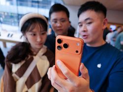 Antusias Warga Beijing Sambut Penjualan Perdana iPhone 17