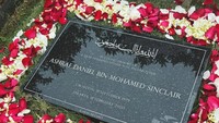 Selamanya 40, selamat ulang tahun di sana. Kami kirimkan cinta dan doa di setiap sinar cahaya yang menyinarimu. Kehangatanmu masih menyelimuti kami, dalam setiap pikiran dan kenangan. Semoga perayaanmu indah di sana. Al-Fatihah, tulis BCL dalam Instagram miliknya dilihat detikcom, Jumat (19/9/2025). Foto: dok instagram BCL