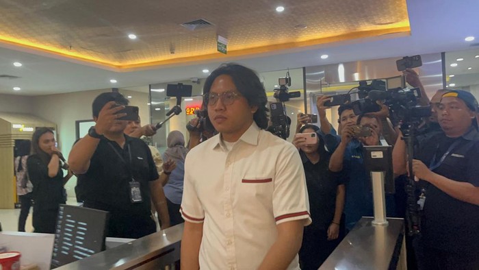 Bigmo dan Resbob menyambangi Bareskrim Polri untuk melakukan mediasi terkait laporan Azizah Salsha