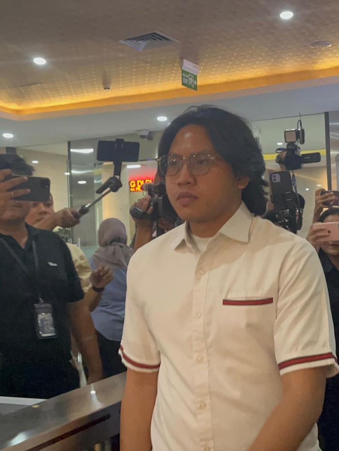 Bigmo dan Resbob menyambangi Bareskrim Polri untuk melakukan mediasi terkait laporan Azizah Salsha