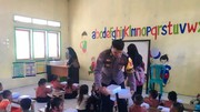 Dedikasi Bripka Hamzah di Desa Terluar Sulteng, Warga Menolak Kepindahannya