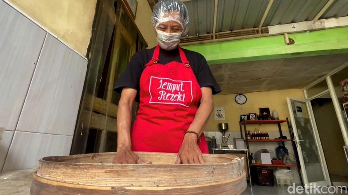 Cuan Belasan Juta dari Usaha Kecap Rumahan Cuan Belasan Juta dari Usaha Kecap Rumahan