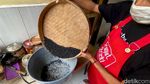 Menilik Produksi Kecap Rumahan di Malang