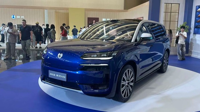Denza N9