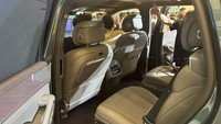 Di bagian interior, Denza N9 versi 2026 ini menyajikan interior bernuansa Golden Mountain Brown.Foto: Dok.Sohu