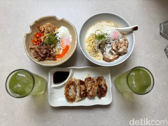 Di Sini Ada Dry Ramen 'Nyemek' dan Ramen Paitan Enak Di Sini Ada Dry Ramen 'Nyemek' dan Ramen Paitan Enak